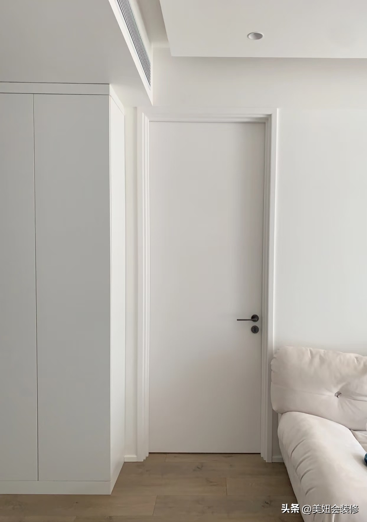 门套怎样做才好看?小细节决定大颜值,这篇门套避坑攻略值得看!(图24) 门套设计要点_门套拼接方式45度拼_中门户型装修