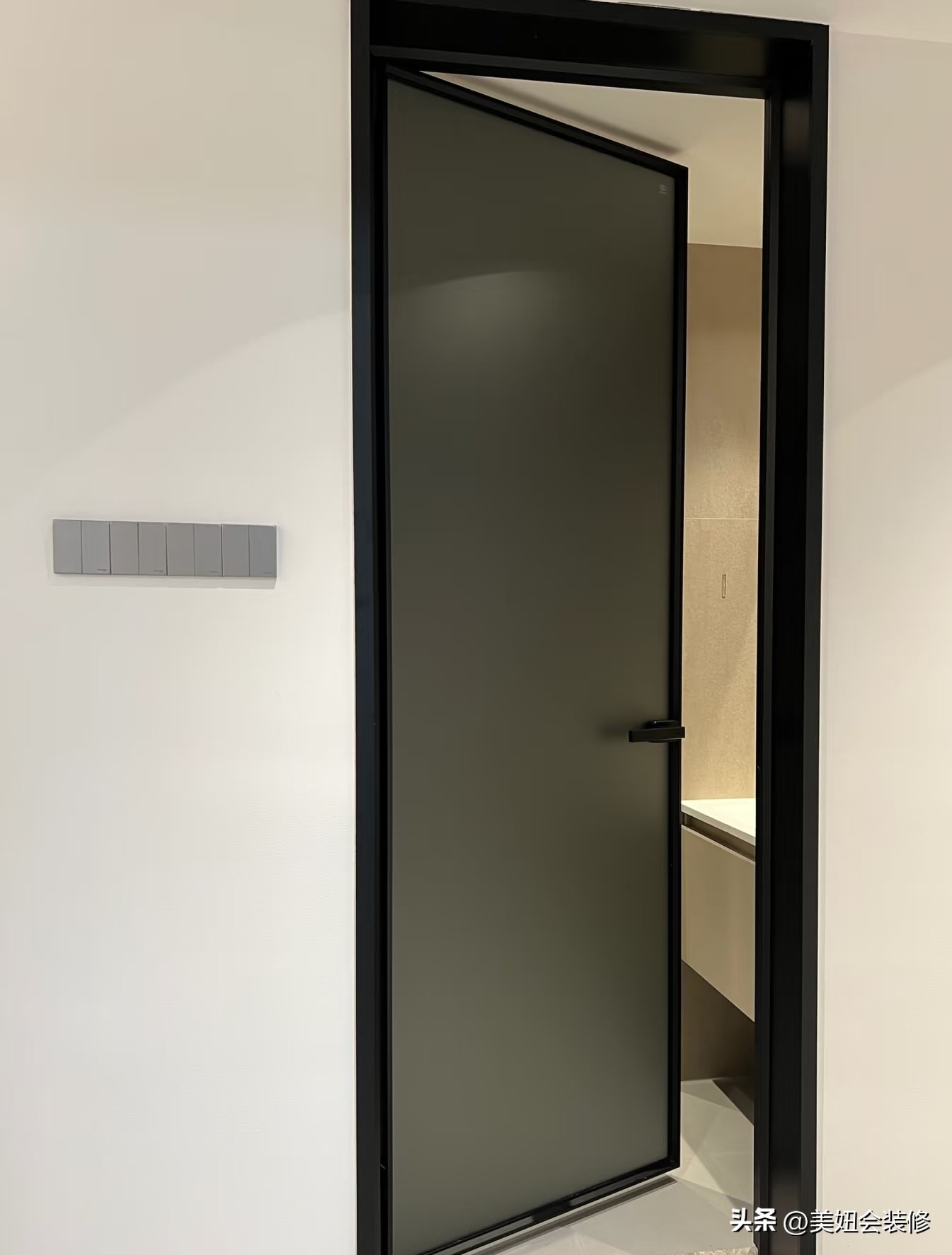 门套怎样做才好看?小细节决定大颜值,这篇门套避坑攻略值得看!(图30) 门套拼接方式45度拼_门套设计要点_中门户型装修