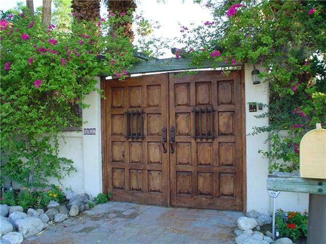 12种创意十足的门设计,款款都让人赞叹不已!(图10) 多功能隐形门应用_中门户型装修_创意吊轨门设计