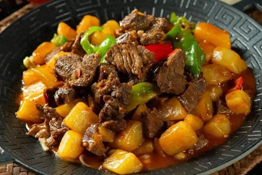 天越来越冷,三款热乎乎的炖菜吃起来,驱寒又暖胃(图1) 土豆炖牛肉番茄版_素菜炖菜大全_豆腐炖鱼麻辣版