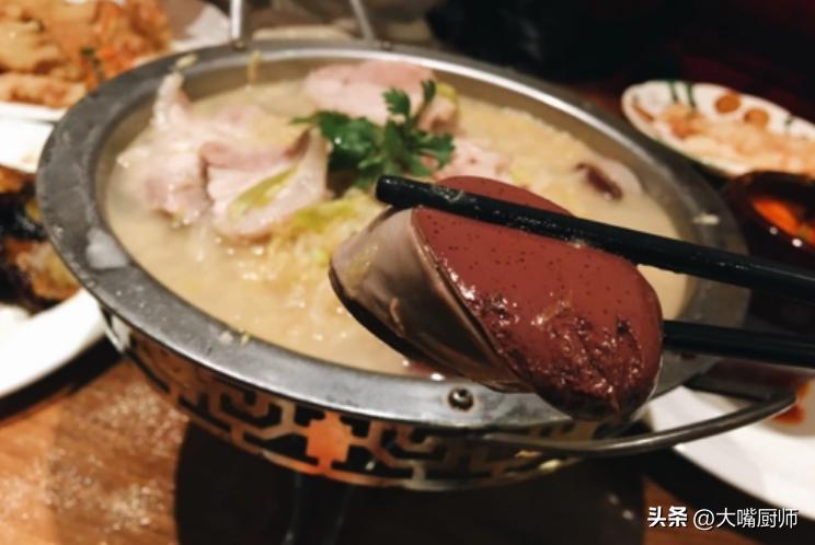 天冷多吃炖菜,4种食材炖一锅,营养美味,暖胃暖身,全家都爱吃(图3) 素菜炖菜大全_天冷炖菜食谱_东北酸菜血肠猪肉炖粉条做法