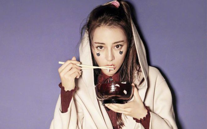 娱乐圈吃货女星_迪丽热巴吃货体质_吃货最光荣视频