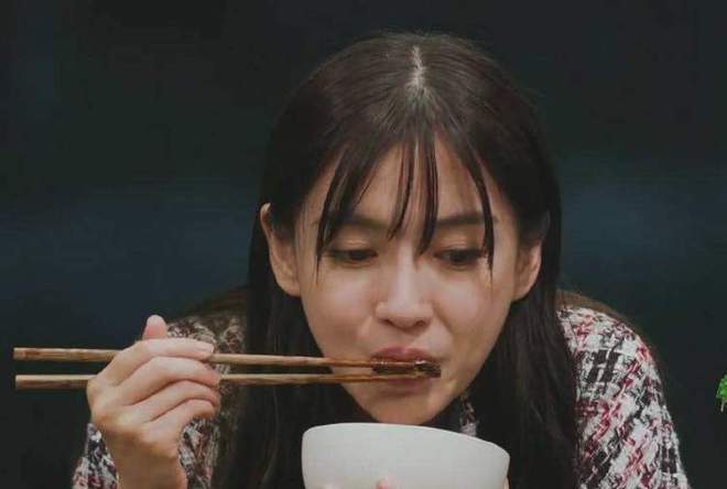 吃货最光荣视频_娱乐圈吃货女星_迪丽热巴吃货体质