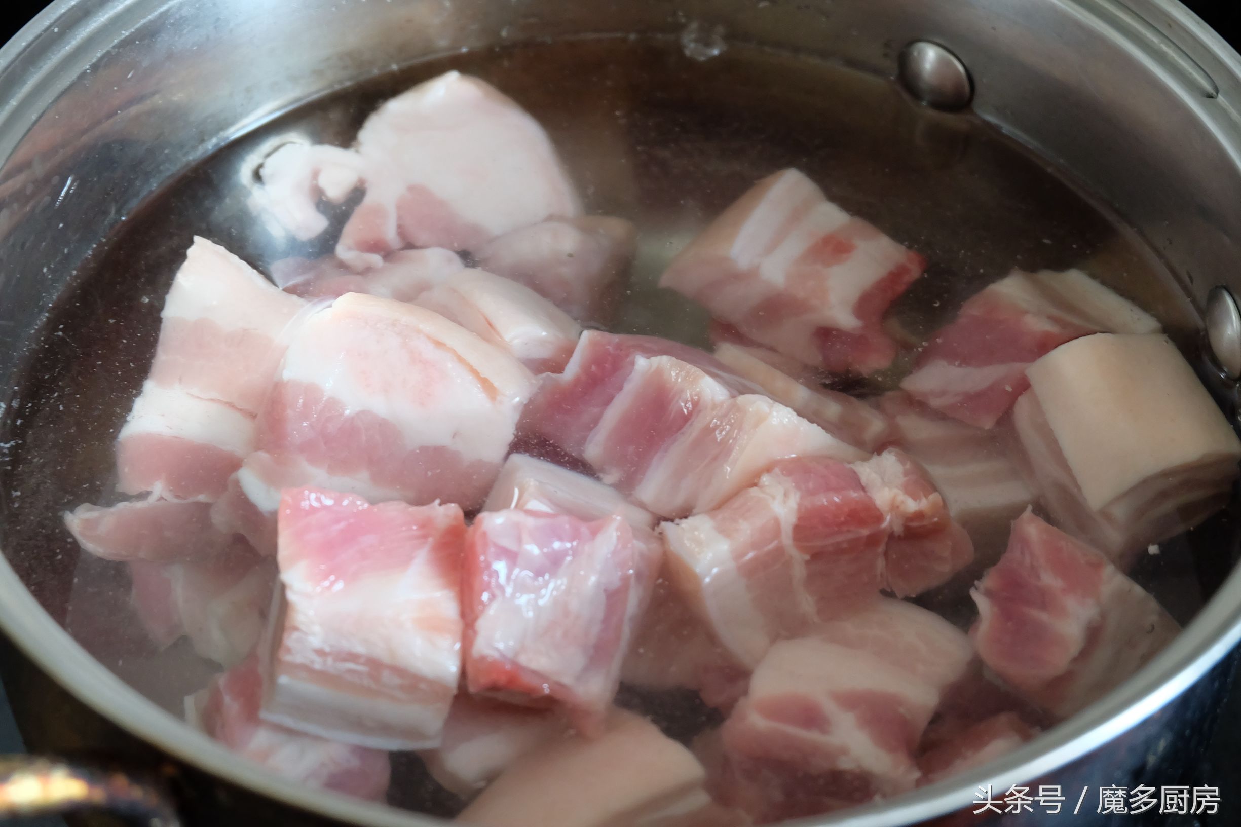这两种食材搭配在一起,就是一锅总也吃不腻的炖菜!做法很简单!(图4) 五花肉炖海带_素菜炖菜大全_海带炖肉食谱