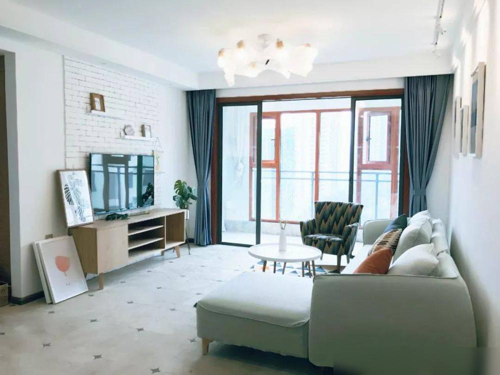 现在年轻人装修,为啥都在客厅死磕窗帘?(图9) 装修风格现代简约客厅_窗帘选择技巧_年轻人窗帘装修趋势