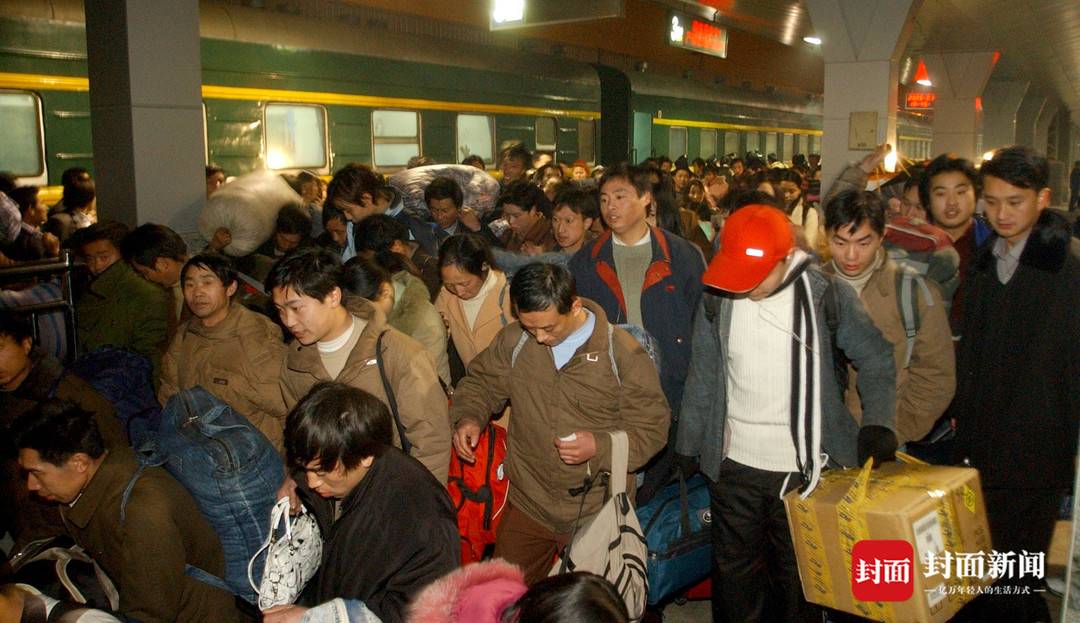 我镜头里的火车北站:一场跨越28年的流动记忆丨再见 成都站(图6) 成都站改扩建时间_成都火车北站历史变迁_成都火车北站 成都站