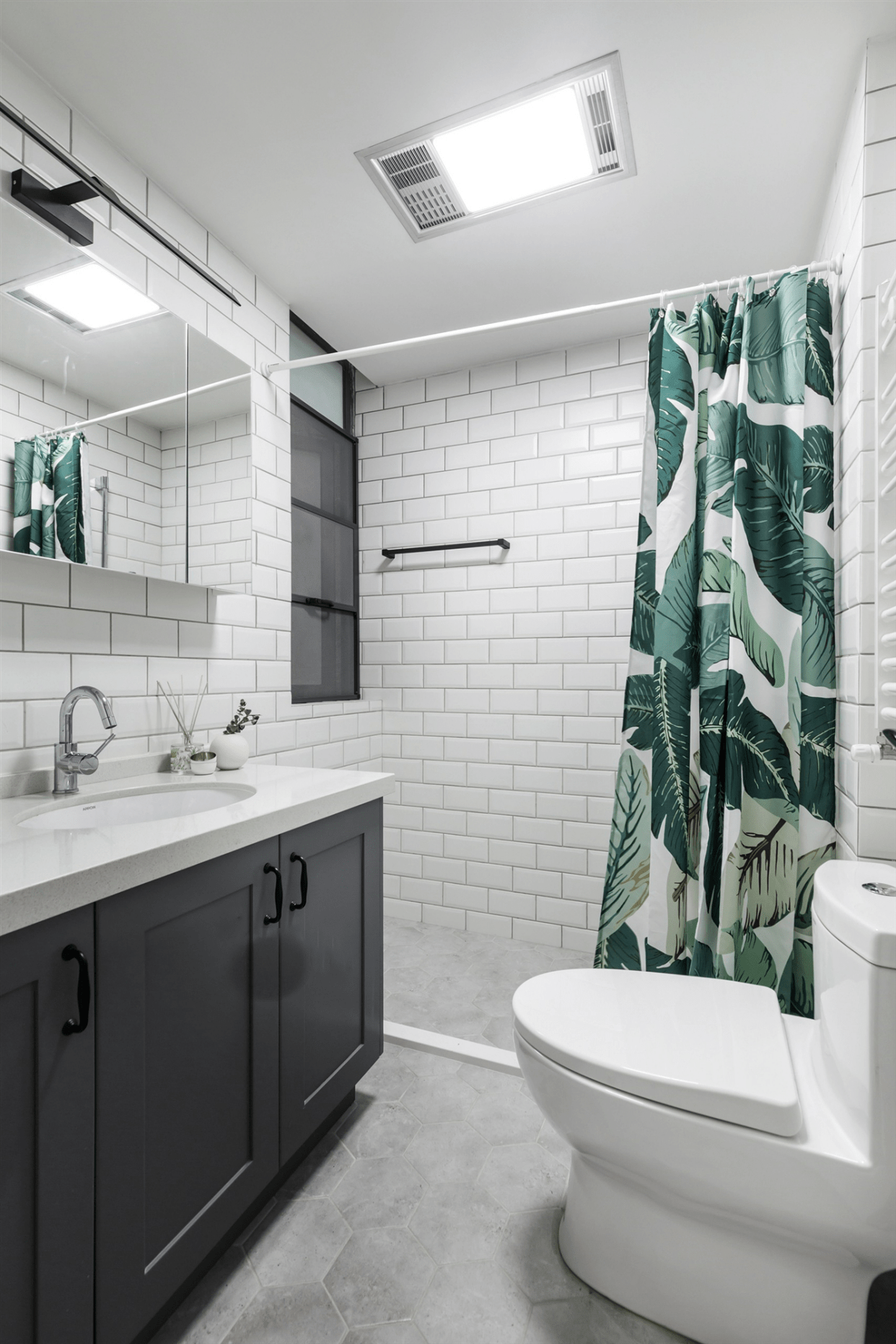 浅色瓷砖卫生间_小户型卫生间装修要点_小户型卫生间装修