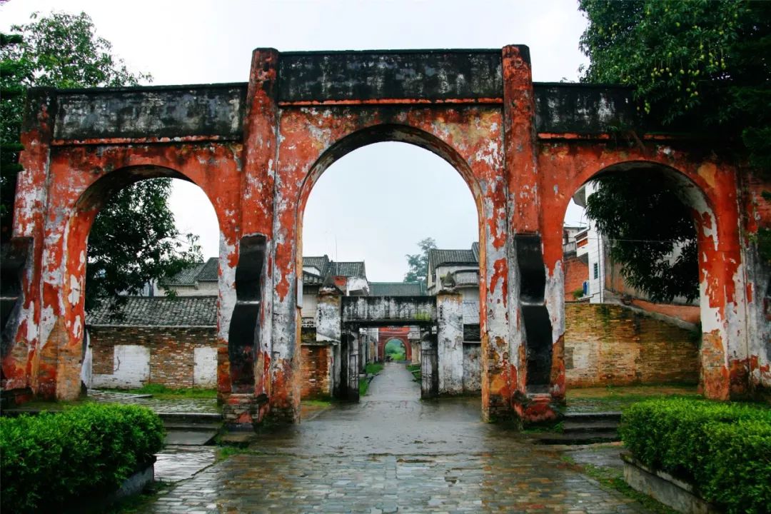 茂名滨海旅游线路_茂名文化体验旅游攻略_茂名澳内海海鲜几点有