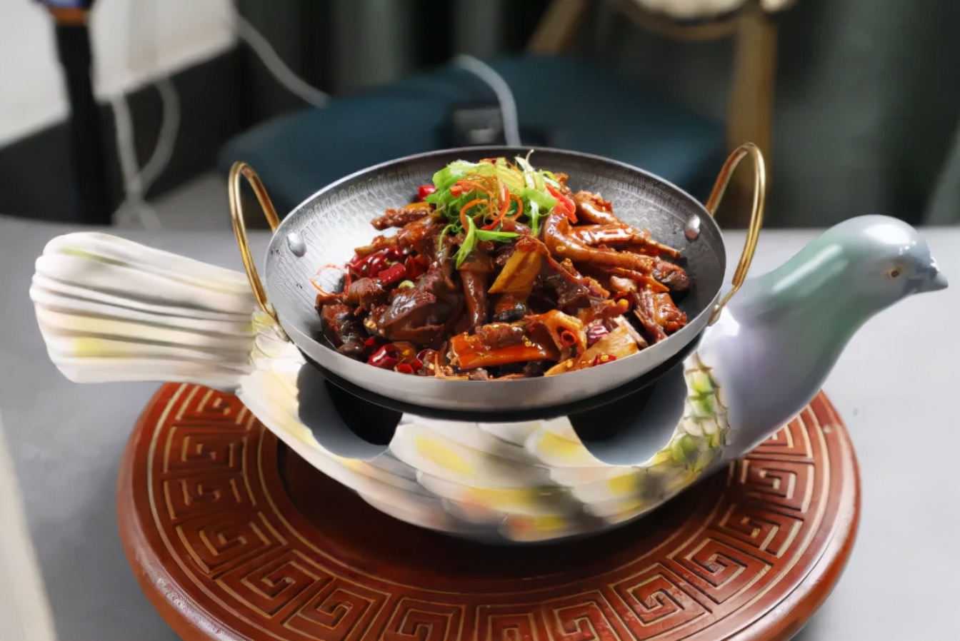 姜辣岳阳王鸽评选结果_味道湖南美食季_湖南的小吃有哪些