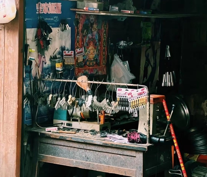 父亲逼我学木工_装潢木工学徒_学木工的父爱