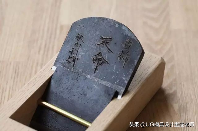 无论男女一律剃寸头!禁止员工恋爱!34人的小作坊,年入11个亿(图14) 秋山木工 学徒制度 匠人精神_装潢木工学徒