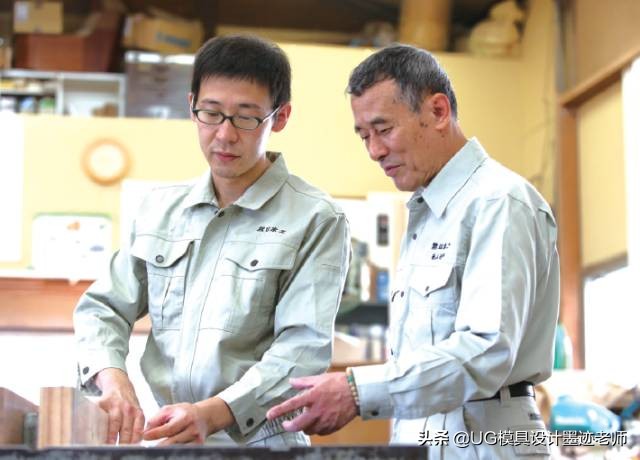 无论男女一律剃寸头!禁止员工恋爱!34人的小作坊,年入11个亿(图15) 秋山木工 学徒制度 匠人精神_装潢木工学徒