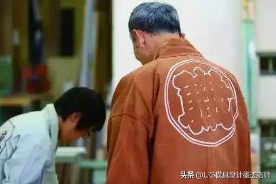 无论男女一律剃寸头!禁止员工恋爱!34人的小作坊,年入11个亿(图5) 装潢木工学徒_秋山木工 学徒制度 匠人精神