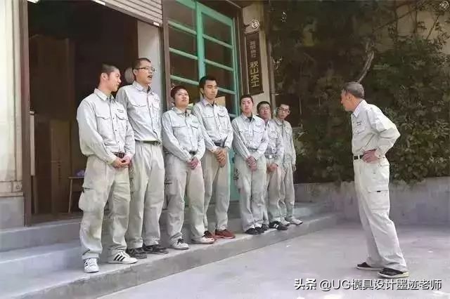 无论男女一律剃寸头!禁止员工恋爱!34人的小作坊,年入11个亿(图6) 装潢木工学徒_秋山木工 学徒制度 匠人精神