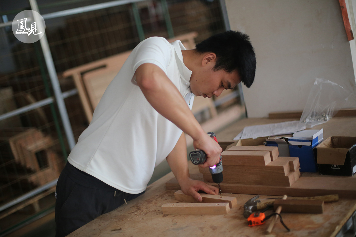 装潢木工学徒_吉师傅木匠学徒经历_南康家具产业发展历程