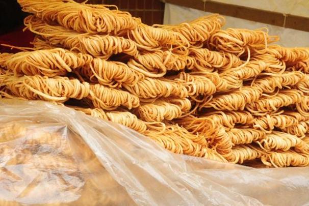 湖南特色美食_湖南的小吃有哪些_水煮鱼米粉口味虾