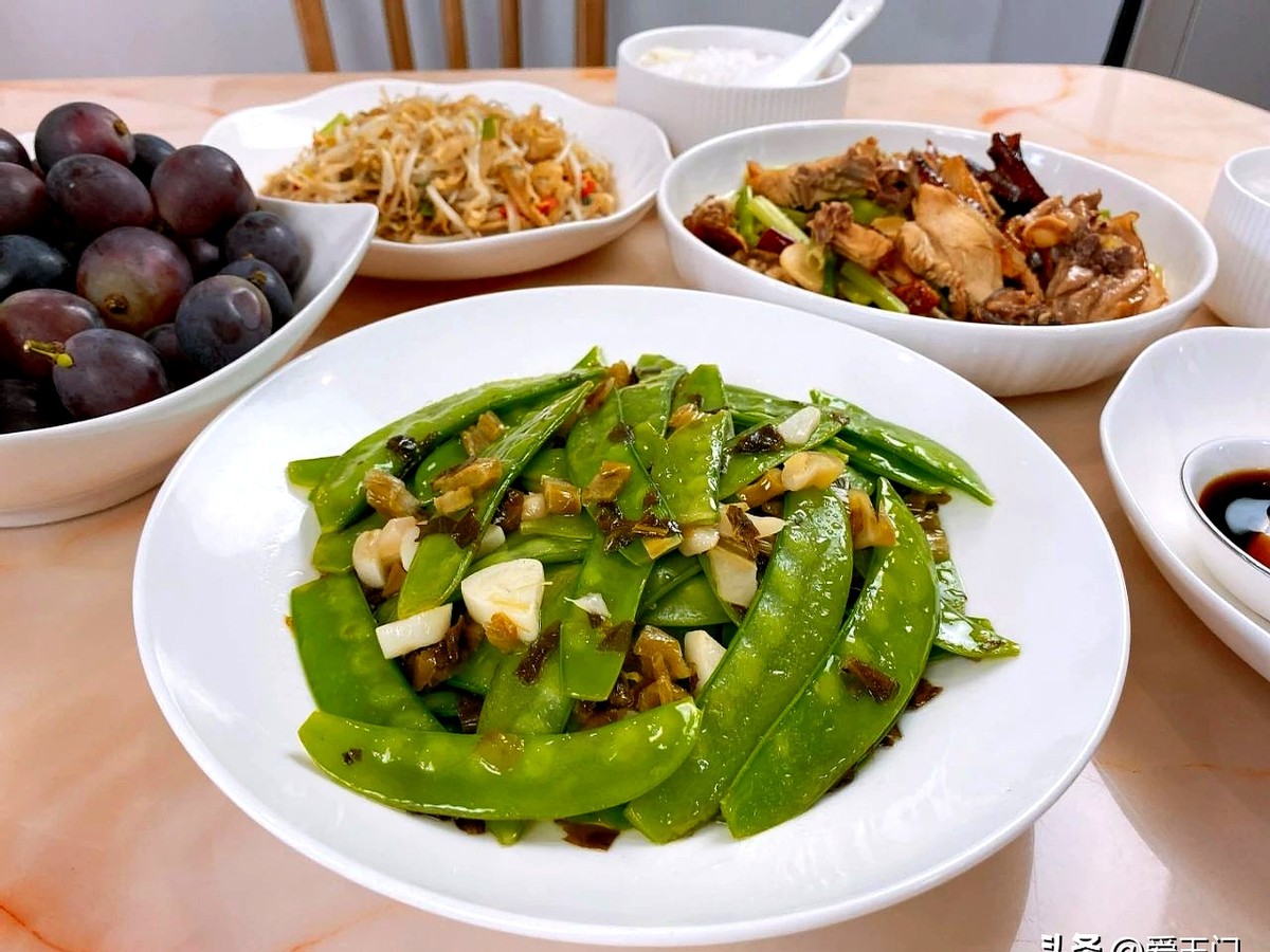 这4菜使劲吃,低脂刮油,每天一盘,大肚腩都小了,穿啥都好看(图4) 吃什么炖菜可以减肥_生菜包菜荷兰豆蒲瓜_刮油食谱