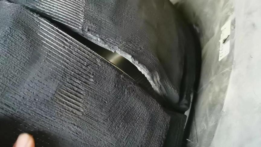 不合格废旧轮胎翻新_工程机械翻新轮胎_轮胎翻新安全隐患