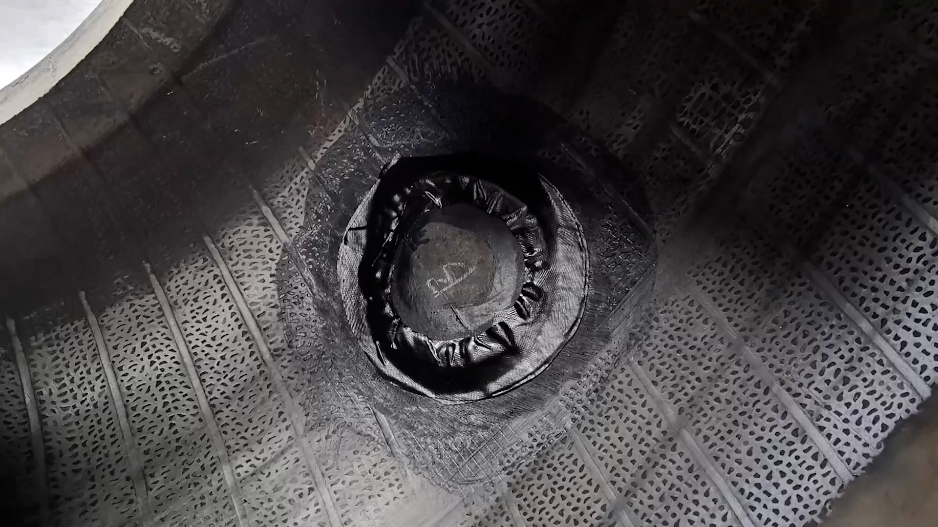 废旧轮胎翻新 安全隐患 汾阳市小作坊_工程机械翻新轮胎