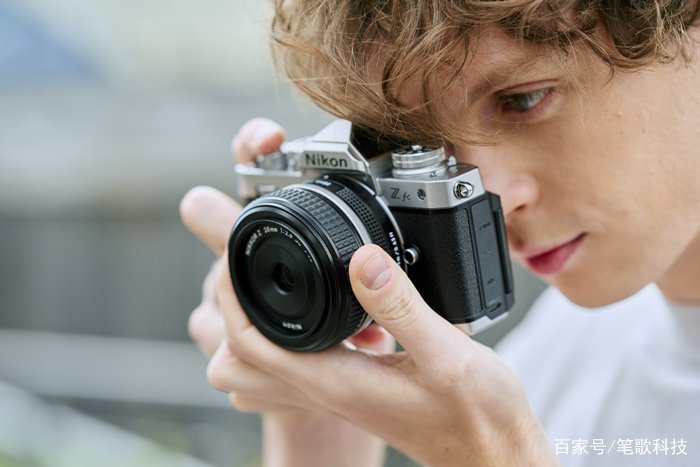 尼康Zfc微单数码相机,现代科技融合古典美学,专业影像一触即达(图7) 中国品牌数码相机_尼康Zfc微单数码相机配件厂商投怀送抱_尼康Zfc微单数码相机复古经典设计工艺