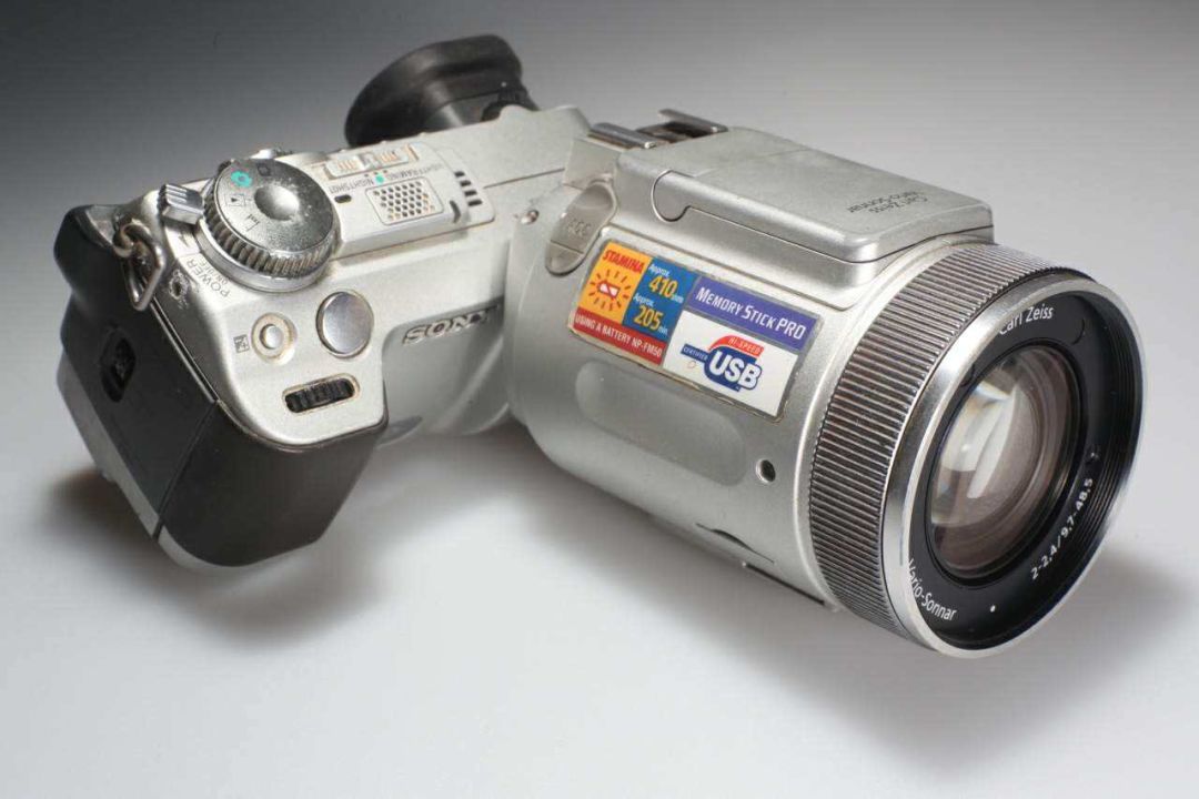 迄今为止,哪一款相机可以称为一代神机(图5) 尼康D6上市时间推迟_一代神机相机评选_中国品牌数码相机