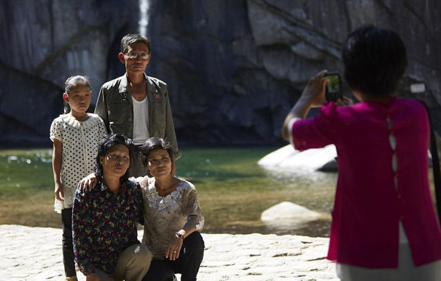 实拍朝鲜普通人日常生活 穿着时尚电子产品随处可见(图15) 朝鲜普通人日常生活实拍_朝鲜人民的真实生活状况_朝鲜普通民众真实生活记录