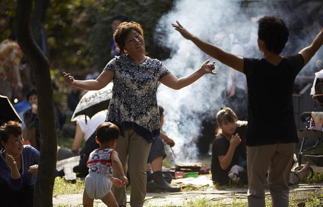 实拍朝鲜普通人日常生活 穿着时尚电子产品随处可见(图4) 朝鲜人民的真实生活状况_朝鲜普通人日常生活实拍_朝鲜普通民众真实生活记录