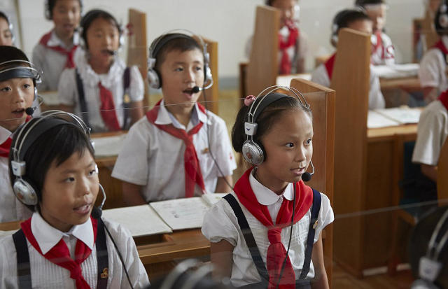 实拍朝鲜普通人日常生活 穿着时尚电子产品随处可见(图7) 朝鲜普通民众真实生活记录_朝鲜普通人日常生活实拍_朝鲜人民的真实生活状况