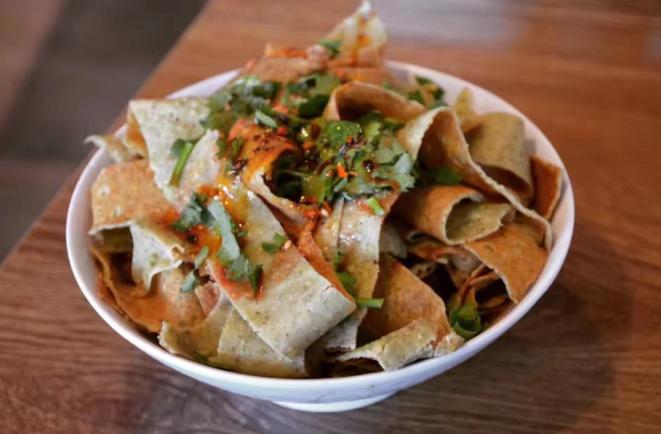 天津早餐才不只有煎饼馃子呢,还有嘎巴菜(图9) 天津锅巴菜制作方法_天津特色早点嘎巴菜_北京夜宵排行