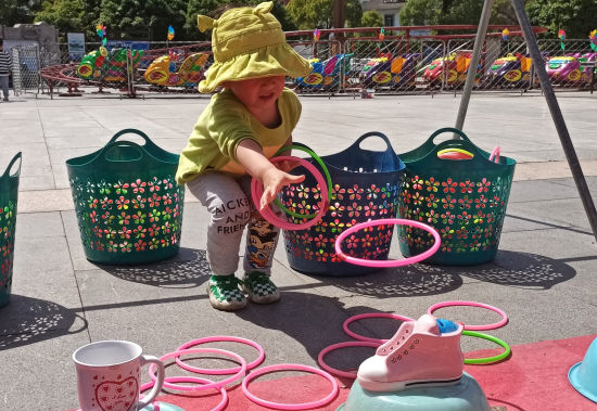 乐享“五一” 江西龙虎山景区露营节、欢乐市集受热捧(图2) 龙虎山景区五一欢乐市集_江西龙虎山五一露营节_江西龙虎山风景区小吃