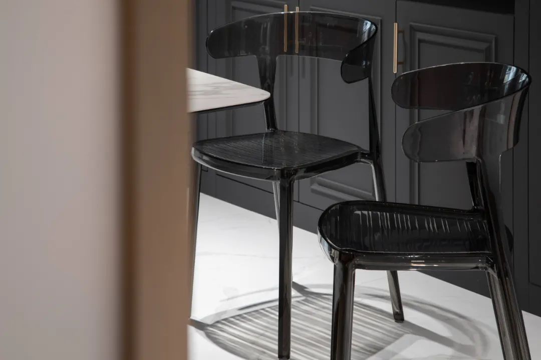 艺术人士住宅装修_现代轻奢家居设计_少儿舞蹈房装修效果图