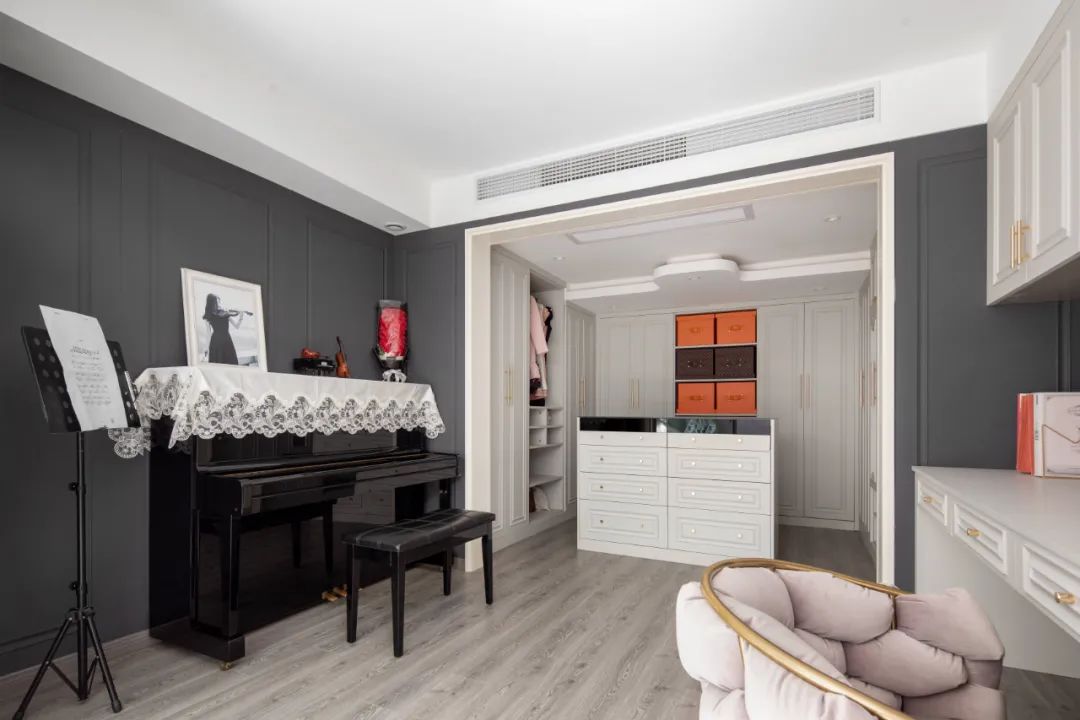 现代轻奢家居设计_艺术人士住宅装修_少儿舞蹈房装修效果图