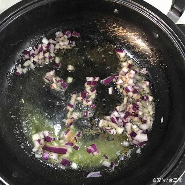 外面卖58一份的肉酱意大利面,在家也能做,味道不输外面,超好吃(图6) 肉酱意大利面在家做_没有意面酱怎么做意面_58元肉酱意大利面做法