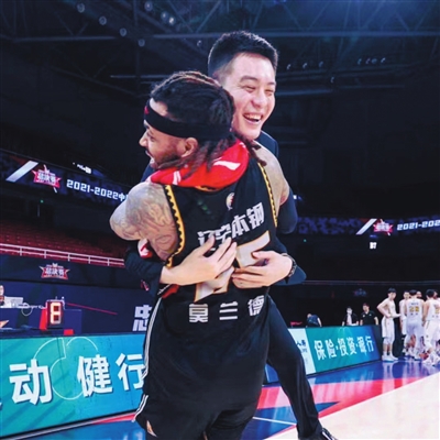 152天34场比赛 辽篮大外援莫兰德的变化史(图1) 辽宁男篮更换那个外援_莫兰德 辽篮 总冠军 变化 _ 莫兰德 辽篮 常规赛 季后赛 表现