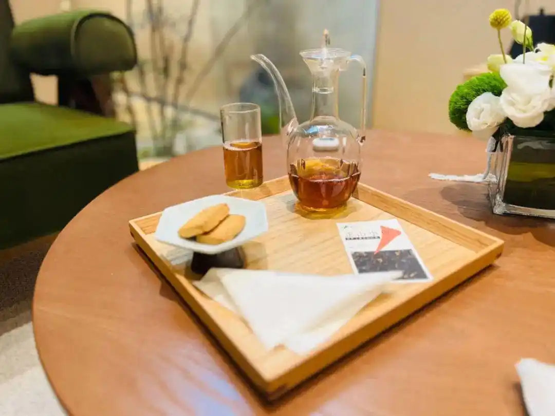 北外滩茶馆 野小白 传统文化现代茶文化_开间茶馆装修图片