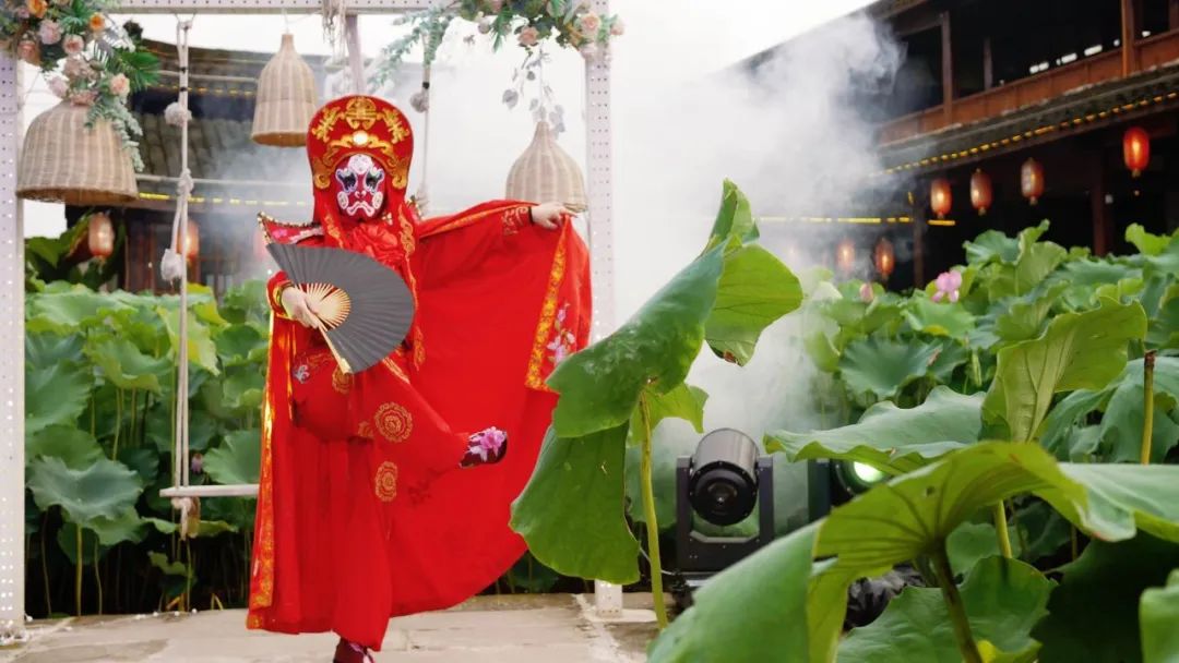 鲜龙井火锅公园_绿色阳台后院园林火锅_鲜龙井火锅底料制作技艺