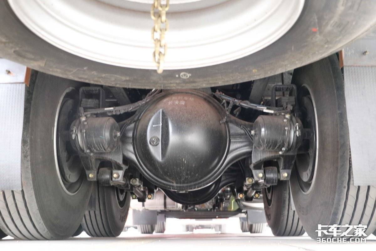 8X4载货车再出黑马,560马力解放J6V给你高效舒适旗舰级体验(图11) 西南地区绿通禽畜运输车_解放j6发动机大修视频_解放J6V 8×4 AMT载货车