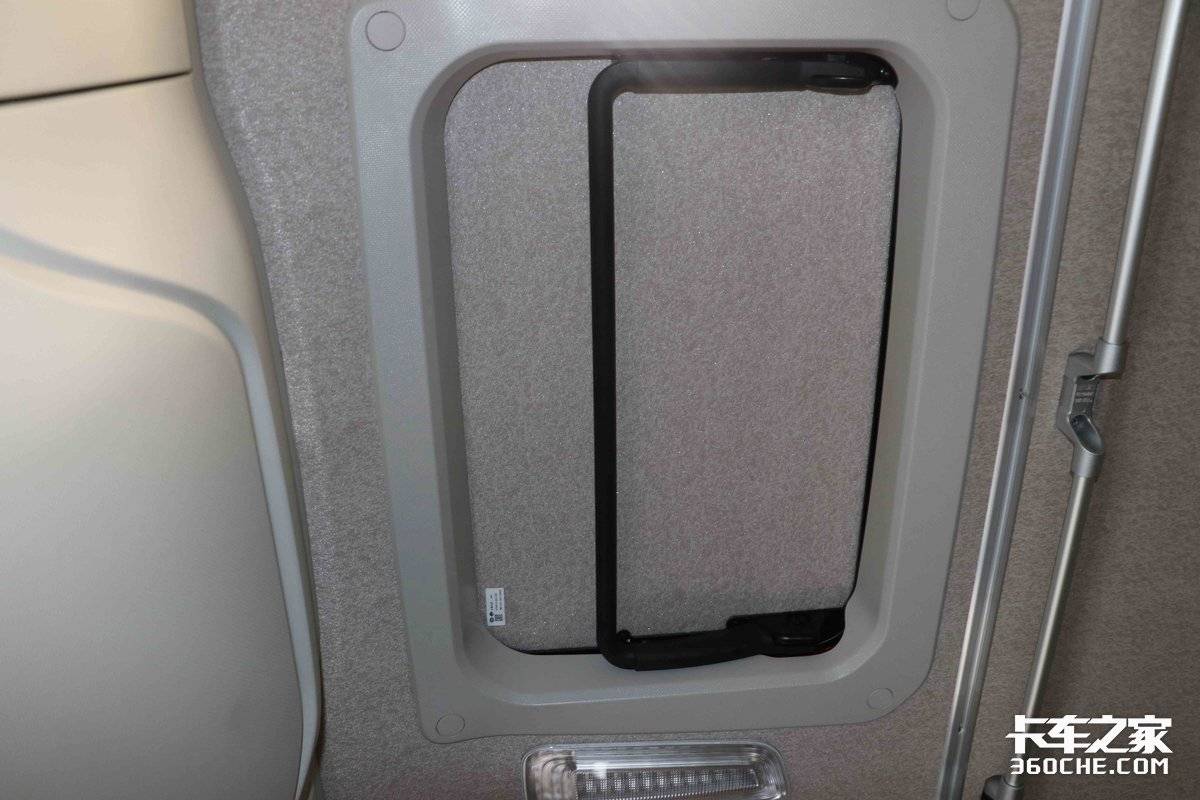 8X4载货车再出黑马,560马力解放J6V给你高效舒适旗舰级体验(图18) 西南地区绿通禽畜运输车_解放j6发动机大修视频_解放J6V 8×4 AMT载货车