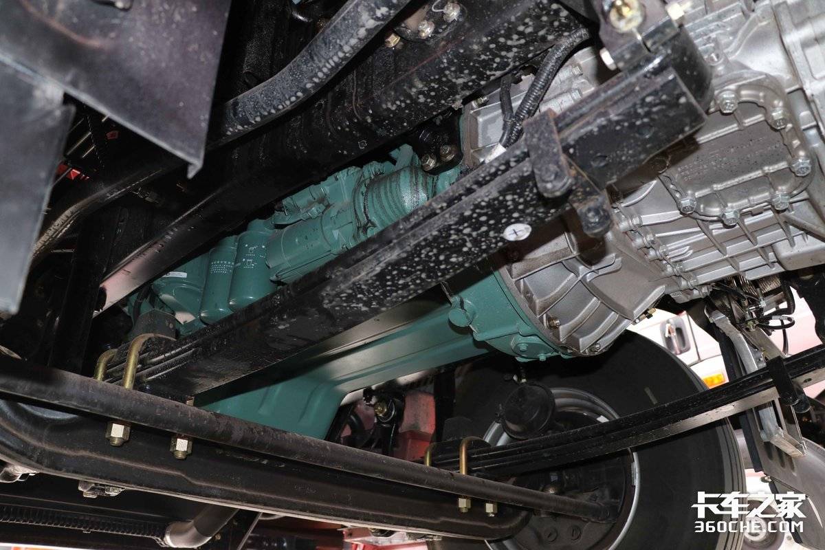 8X4载货车再出黑马,560马力解放J6V给你高效舒适旗舰级体验(图5) 解放j6发动机大修视频_西南地区绿通禽畜运输车_解放J6V 8×4 AMT载货车