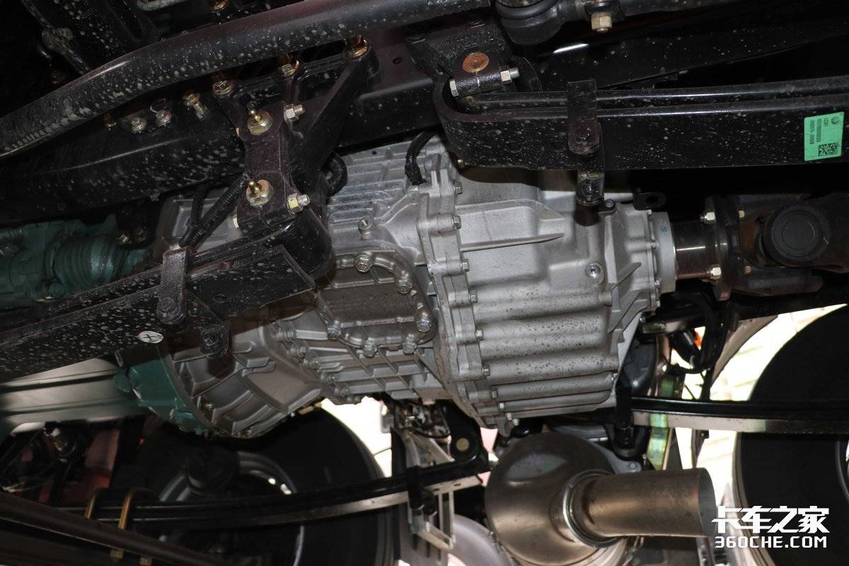 8X4载货车再出黑马,560马力解放J6V给你高效舒适旗舰级体验(图9) 西南地区绿通禽畜运输车_解放j6发动机大修视频_解放J6V 8×4 AMT载货车