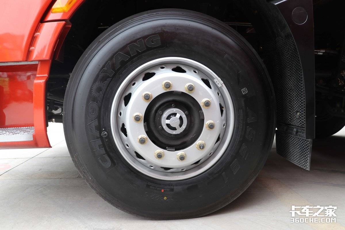 8X4载货车再出黑马,560马力解放J6V给你高效舒适旗舰级体验(图10) 西南地区绿通禽畜运输车_解放J6V 8×4 AMT载货车_解放j6发动机大修视频