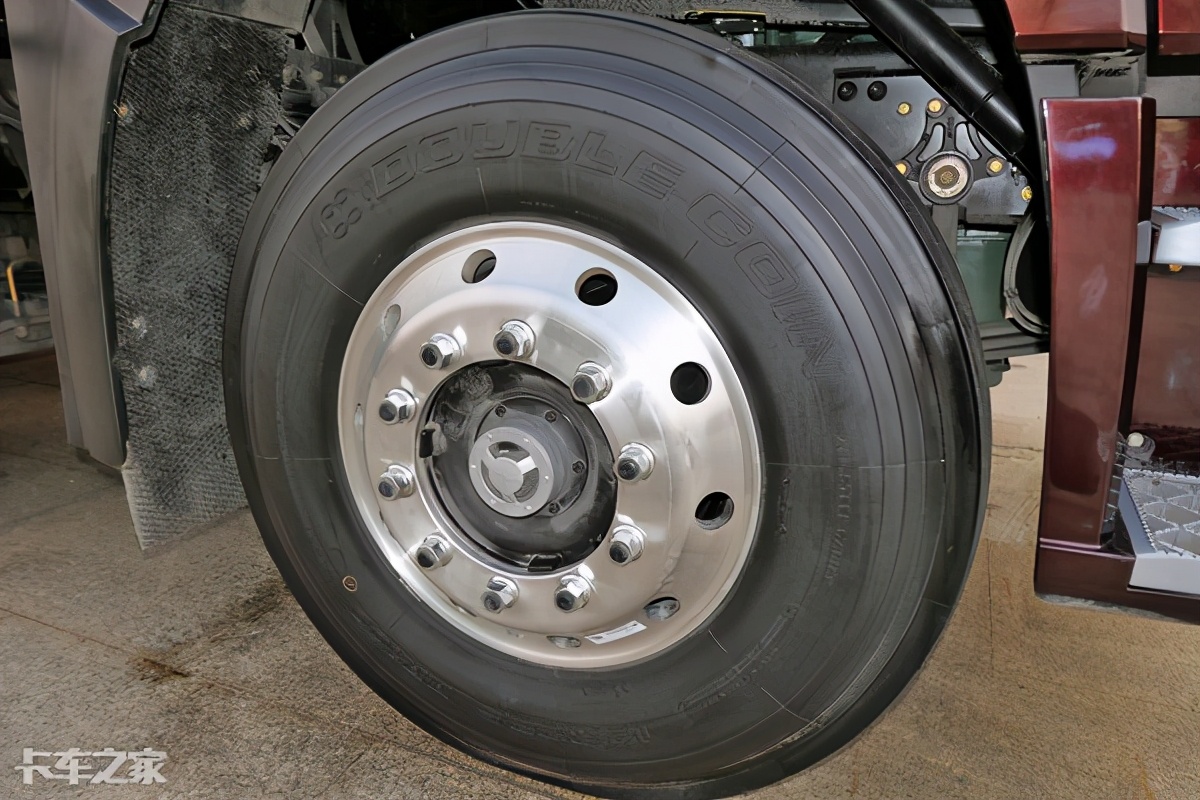 历时8年改款,全新内饰让人爱不释手,解放J6P载货车亮点多多(图11) 解放j6发动机大修视频_解放J6P绿通运输车型_解放J6P长途运输配置