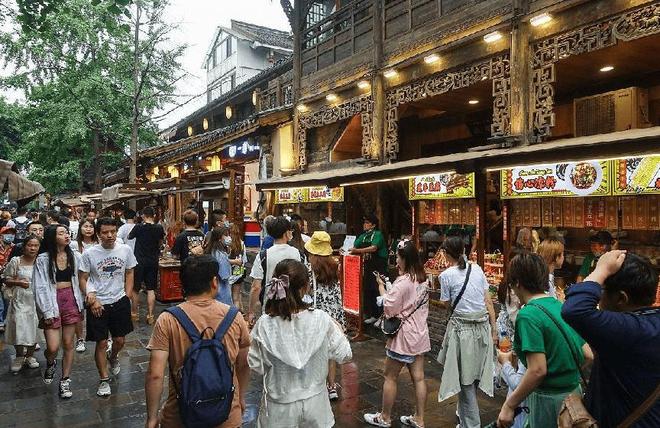 川菜为何成为中餐海外主力?并非价格低廉,而是四川太壕了!(图9) 外国人吃川菜_四川物产丰富 川菜遍地开花 川菜调味体系