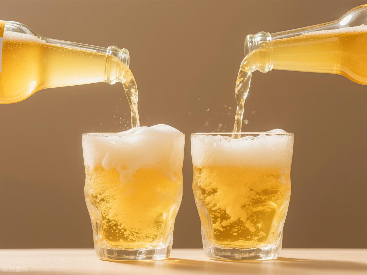 高温已至!中科院提醒:爱喝白酒的人,喝白酒尽量做到4不要(图9) 白酒与心血管系统影响_高温饮酒风险_吃烧烤喝白酒好不好