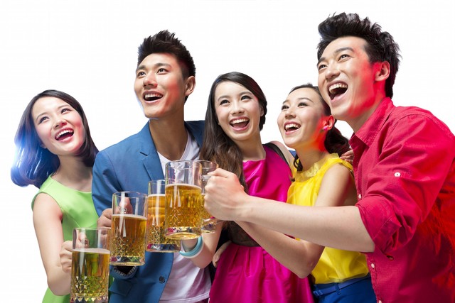 高温已至!中科院提醒:爱喝白酒的人,喝白酒尽量做到4不要(图10) 高温饮酒风险_白酒与心血管系统影响_吃烧烤喝白酒好不好