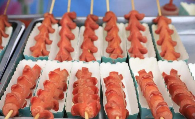 最适合摆摊的6种“暴利小吃”,成本低毛利高,老板:三年一套房(图2) 学什么小吃好卖_街头小吃摆摊推荐_最适合摆摊的6种暴利小吃