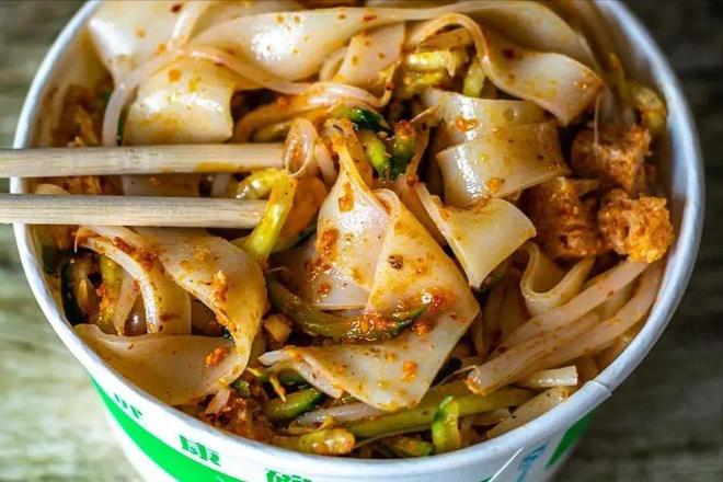 最适合摆摊的6种“暴利小吃”,成本低毛利高,老板:三年一套房(图4) 最适合摆摊的6种暴利小吃_学什么小吃好卖_街头小吃摆摊推荐