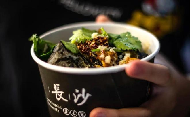 最适合摆摊的6种“暴利小吃”,成本低毛利高,老板:三年一套房(图7) 街头小吃摆摊推荐_学什么小吃好卖_最适合摆摊的6种暴利小吃