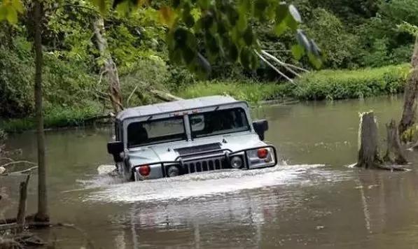 别听销售顾问忽悠,这4种车险没必要买(图5) 车身划痕险图片_车险哪些险种没必要买_自燃险盗抢险划痕险