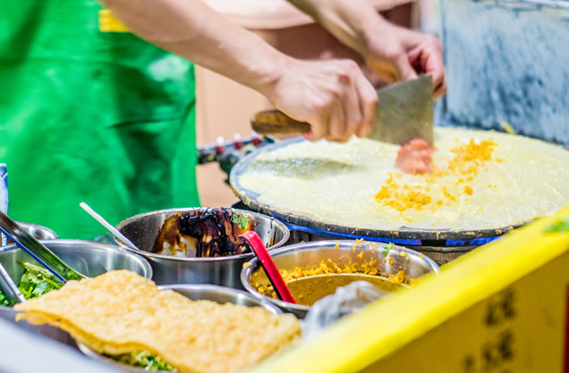 十大最赚钱小吃生意 街边小吃什么最赚钱 路边小吃摊卖什么最好(图4) 高利润小吃摊推荐_十大赚钱街边小吃_学什么小吃好卖